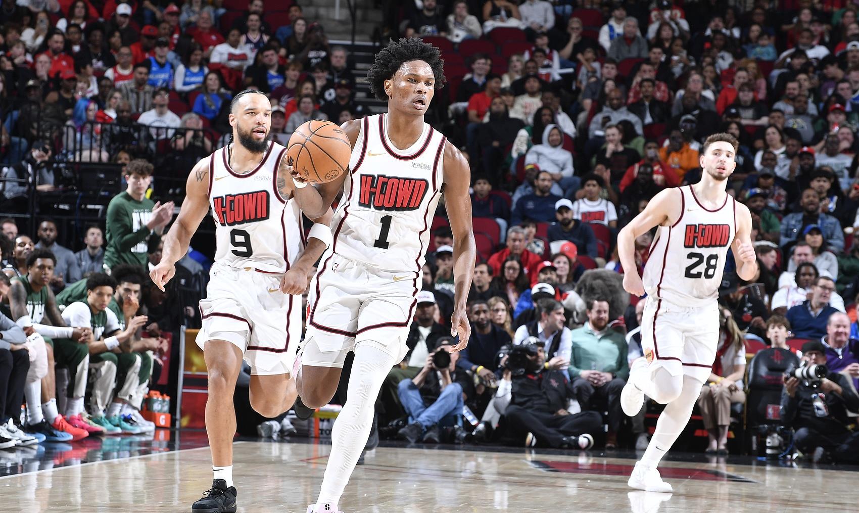 火箭三巨头联手，复出首战轰40分得分突破，公牛冲击季后赛！-多米体育官网登录