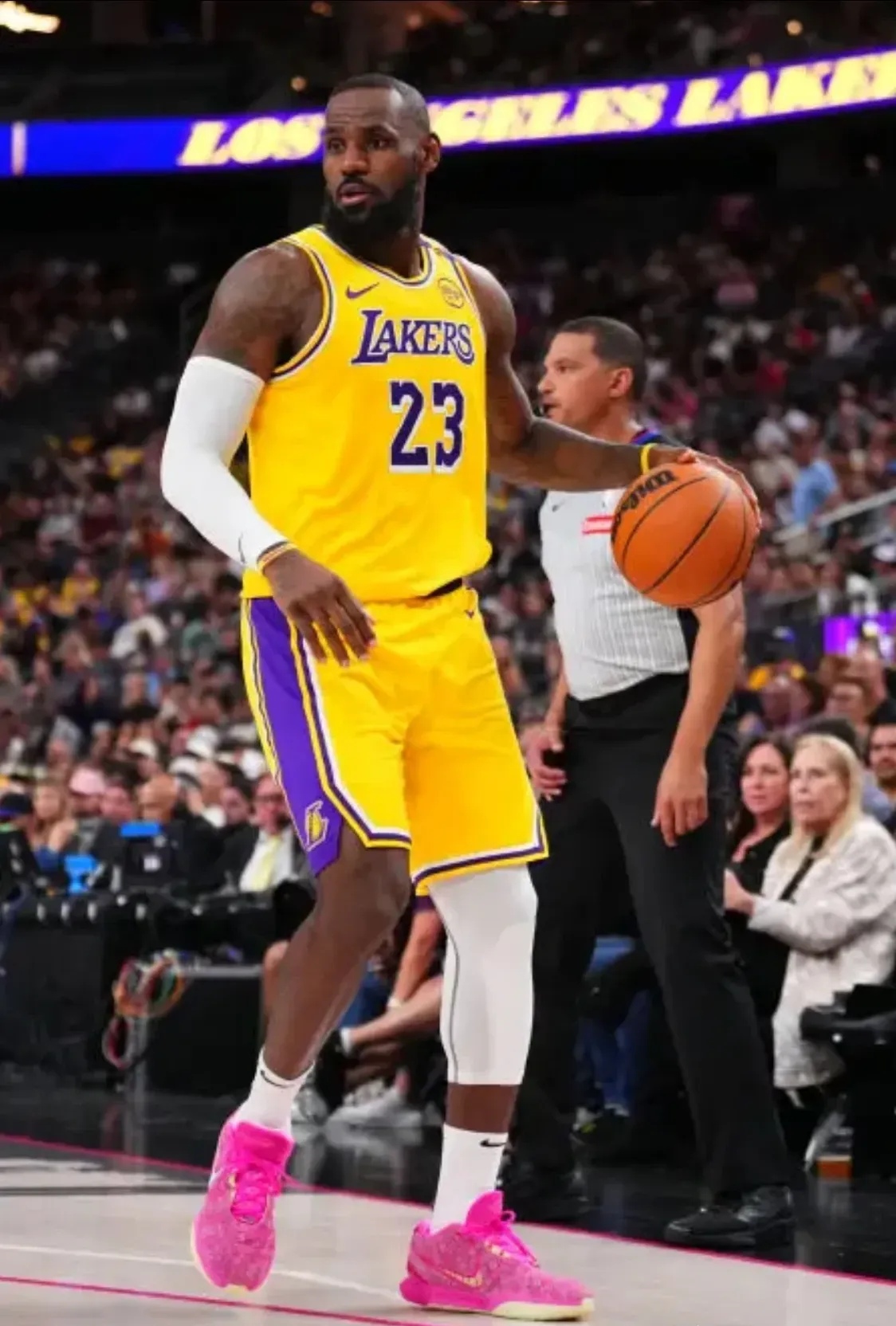  詹姆斯新星反败为胜表现突出，日本队前途光明！比赛高潮迭起-多米体育官网开户